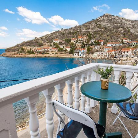 Cozy Apartment In Starigrad With House Sea View 外观 照片