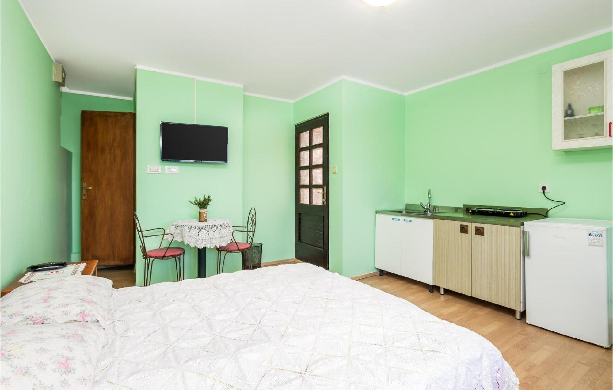 Cozy Apartment In Starigrad With House Sea View 外观 照片