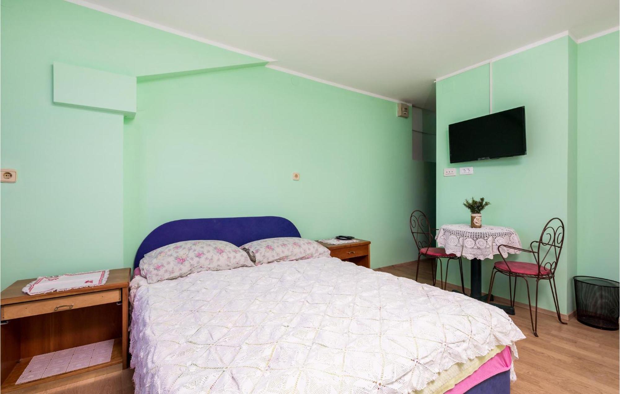 Cozy Apartment In Starigrad With House Sea View 外观 照片
