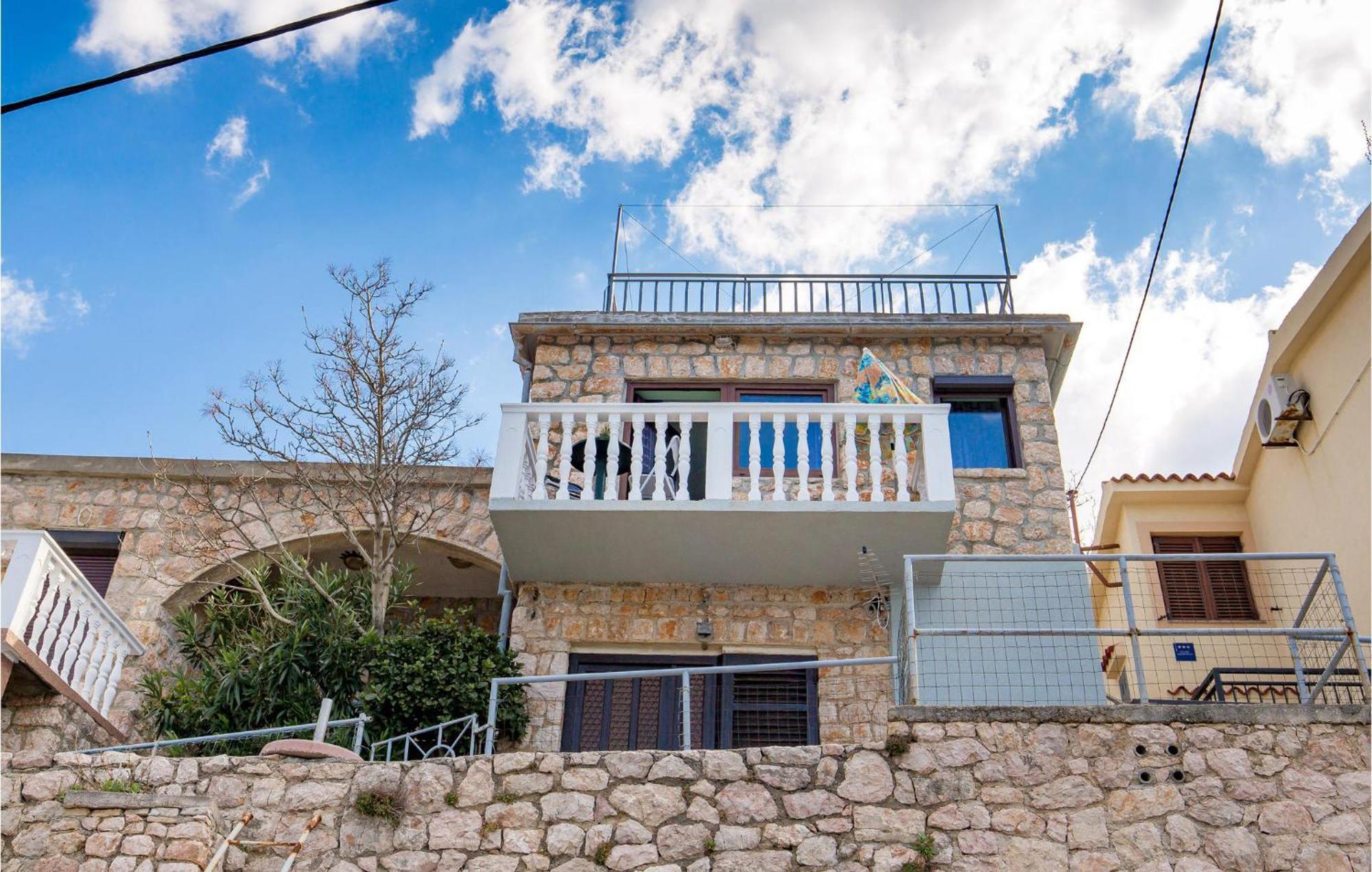 Cozy Apartment In Starigrad With House Sea View 外观 照片